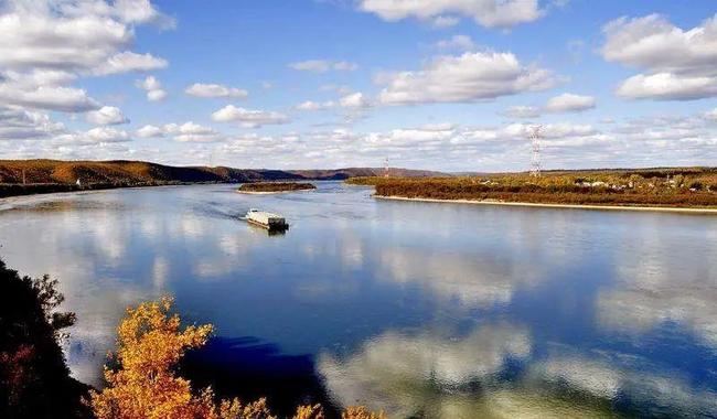 外交部发言人解读黑龙江一书评论